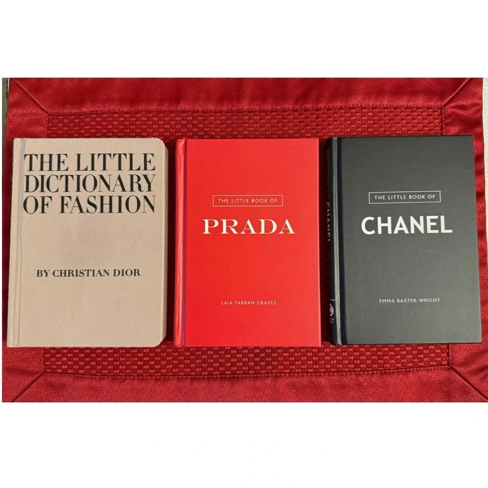Fashion Books - Picture 1 of 10
